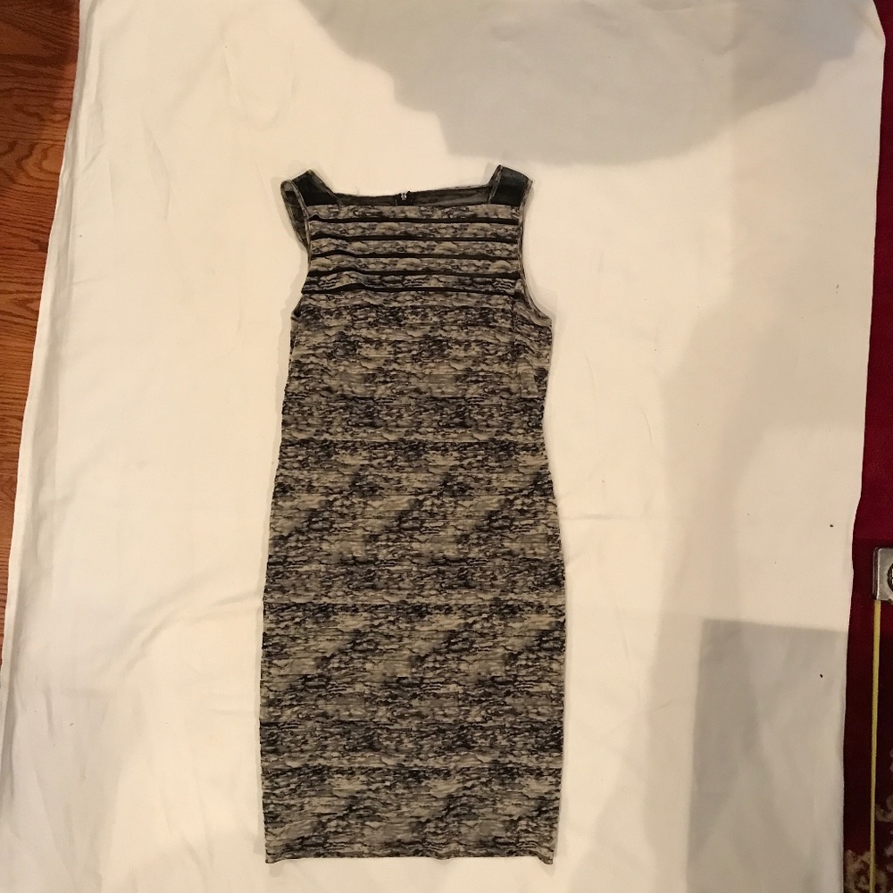 Adrianna Papell  sleeveless dress